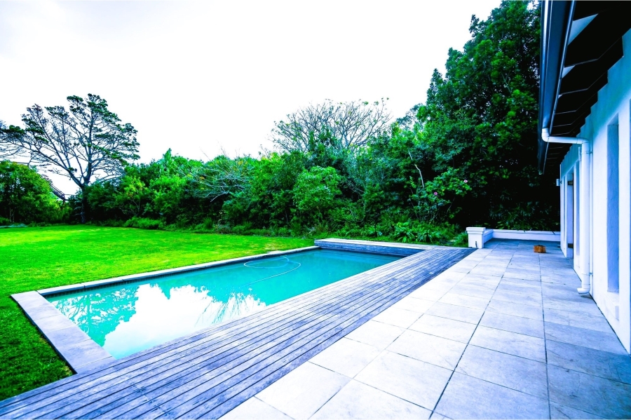 5 Bedroom Property for Sale in Theescombe Eastern Cape